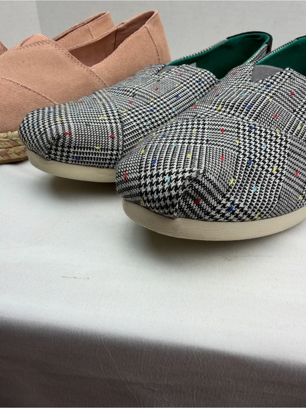 Toms pair women